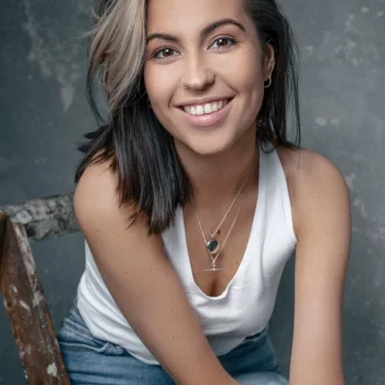 Rhiannon Clements