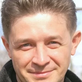 Роман Фролов