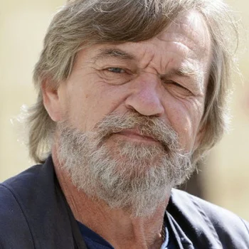 Roman Skamene