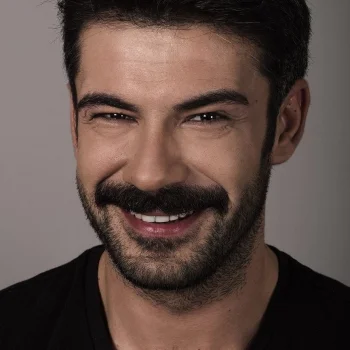 Rüzgar Aksoy