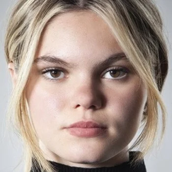 Sasha Gravat Harsch