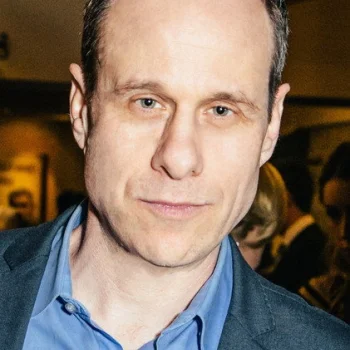 Стивен Белбер