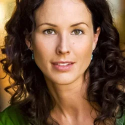 Angela Shelton