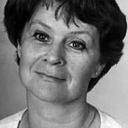 Анна Жарова
