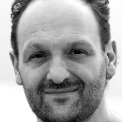Daren Elliott Holmes