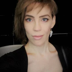 Fiora 'Feathers' Wise