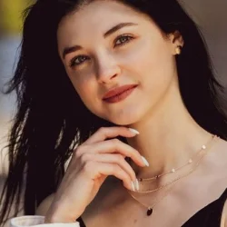 Инесса Глазырина