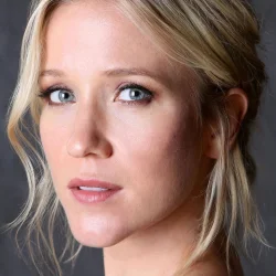 Jessy Schram