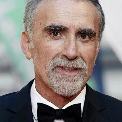 Juan y Medio