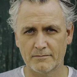 Julian Nicholson