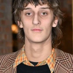 Louis Hewison