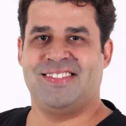 Marcelo Flores