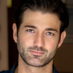 Oliver Tompsett