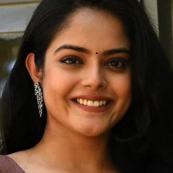 Riddhi Kumar