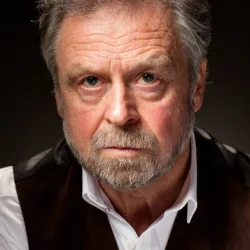 Russell Richardson