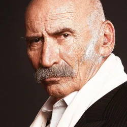 Tuncel Kurtiz