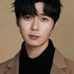 Zuo Lingfeng