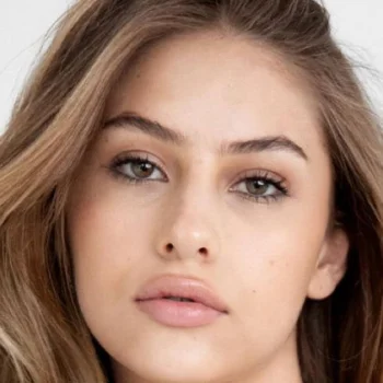 Victoria Bazúa