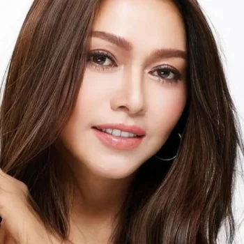 Vipavee Charoenpura