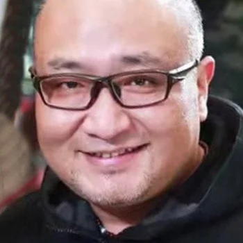 Xuesong Liu