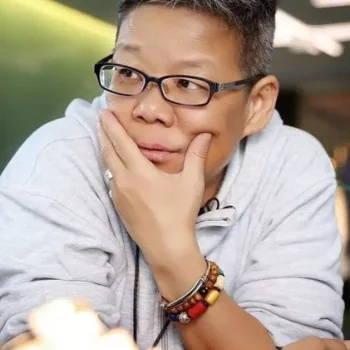 Yijuan Hu