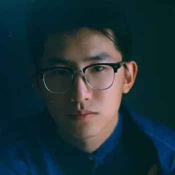 Yizhou Xu