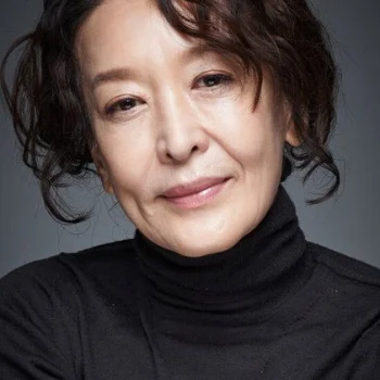 Yoon Suk-hwa