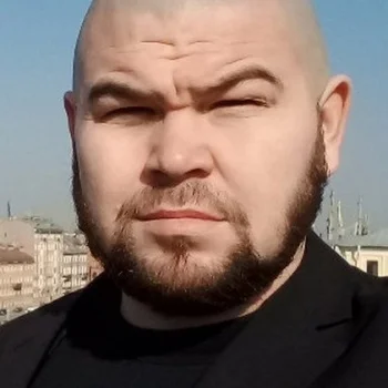 Юрий Петров