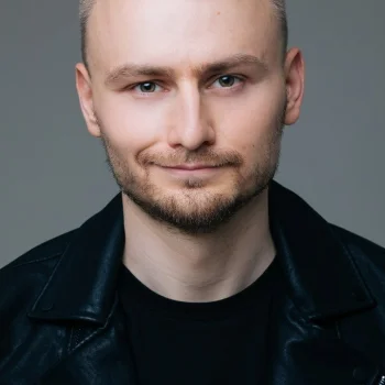 Женя Синяков