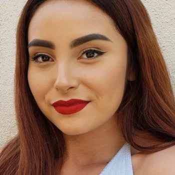 Zoey Luna